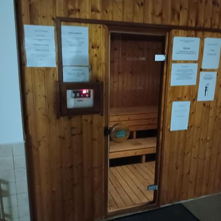 佐洛卡罗斯Viola Wellness Apartman公寓 外观 照片