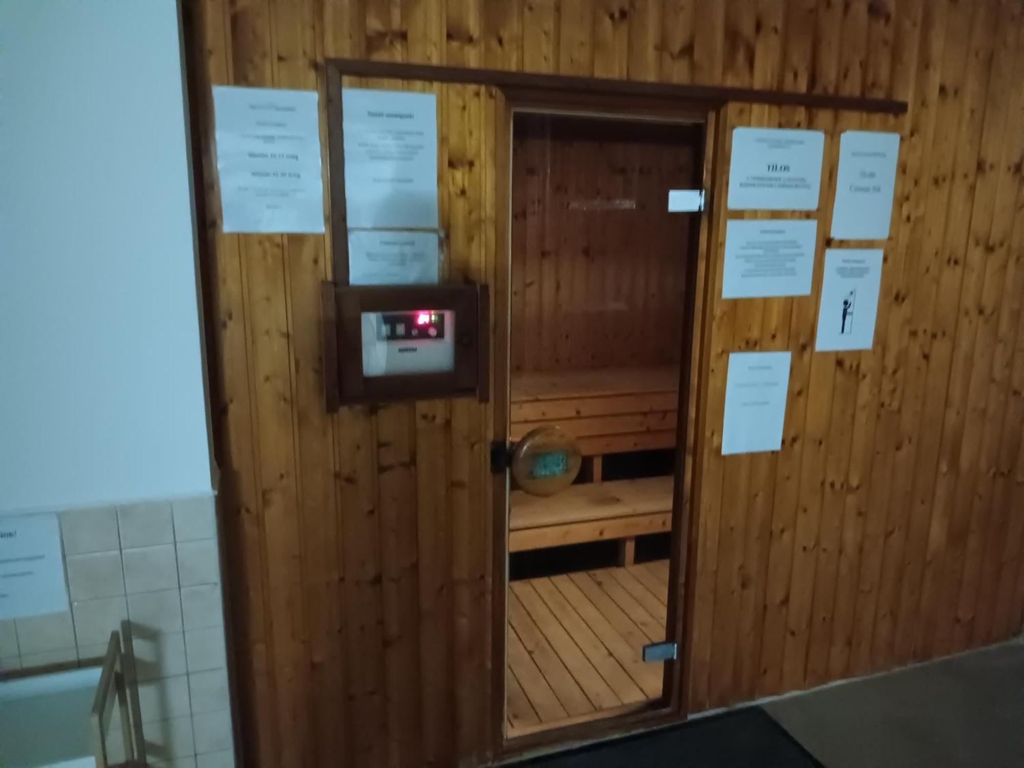 佐洛卡罗斯Viola Wellness Apartman公寓 外观 照片