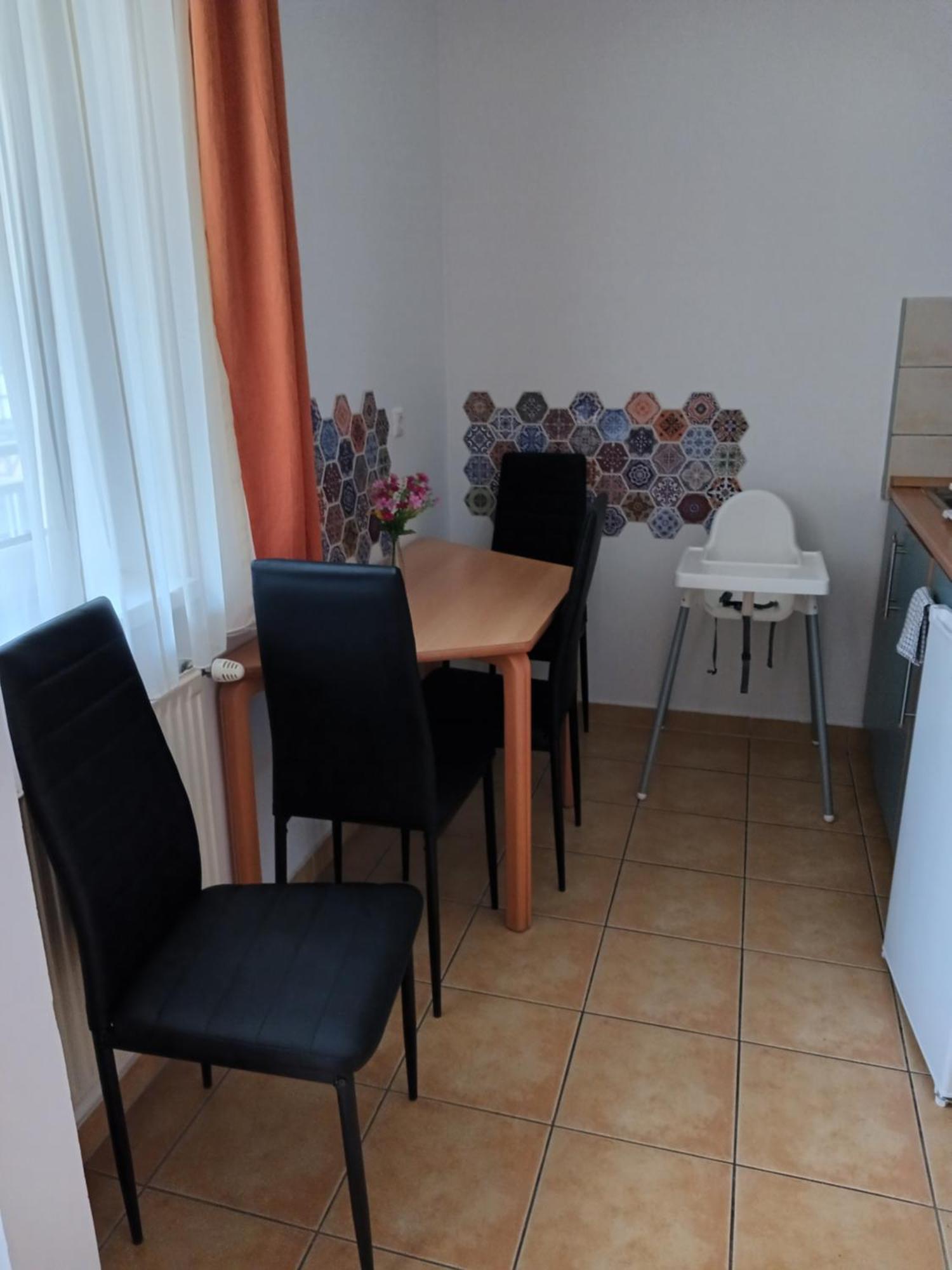 佐洛卡罗斯Viola Wellness Apartman公寓 外观 照片