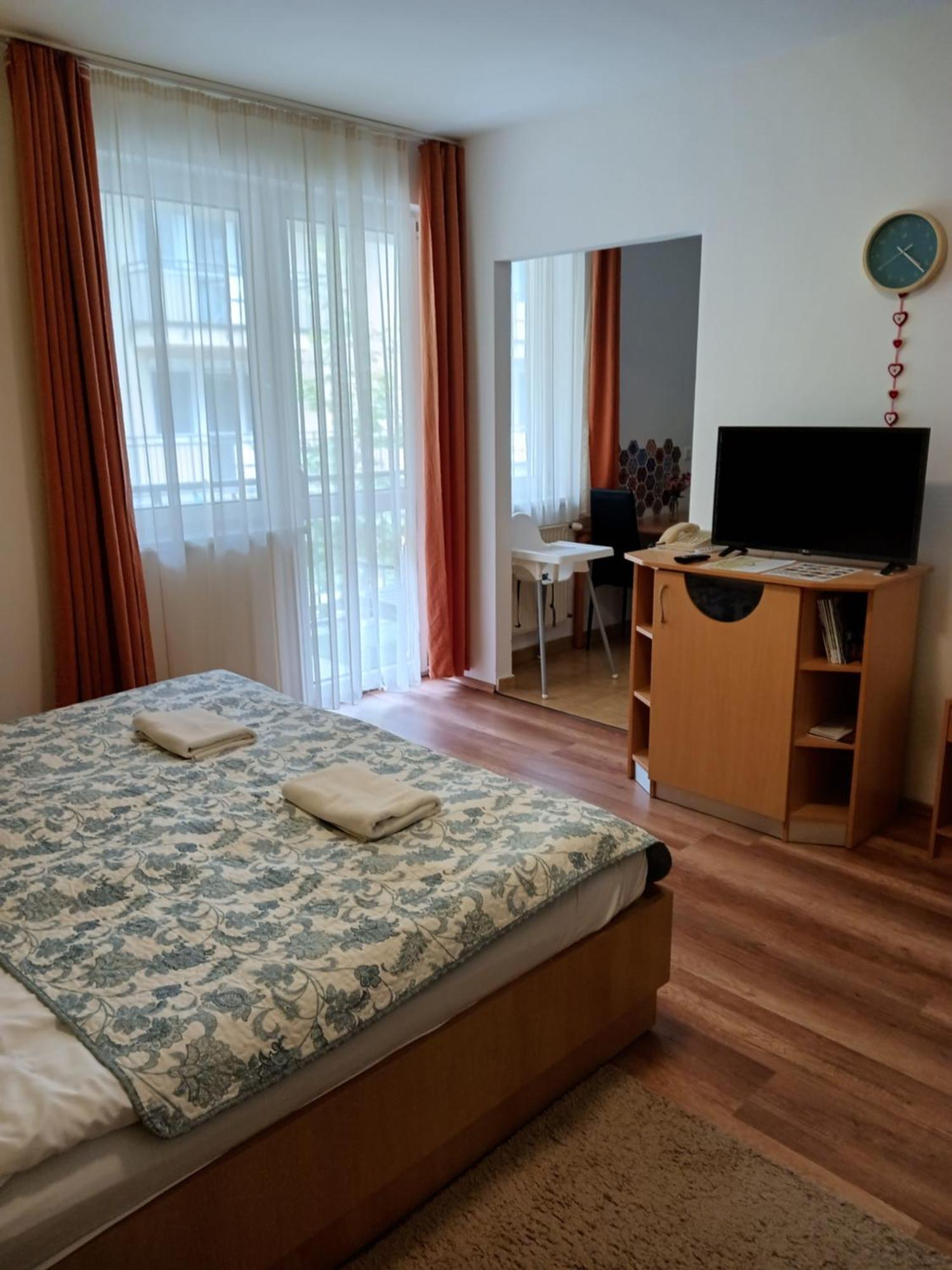 佐洛卡罗斯Viola Wellness Apartman公寓 外观 照片